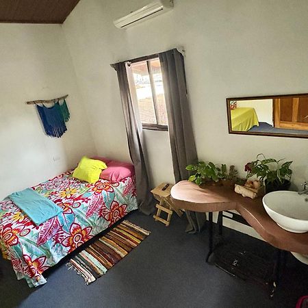 Cheap Hostel Quepos Eksteriør billede