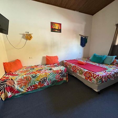 Cheap Hostel Quepos Eksteriør billede