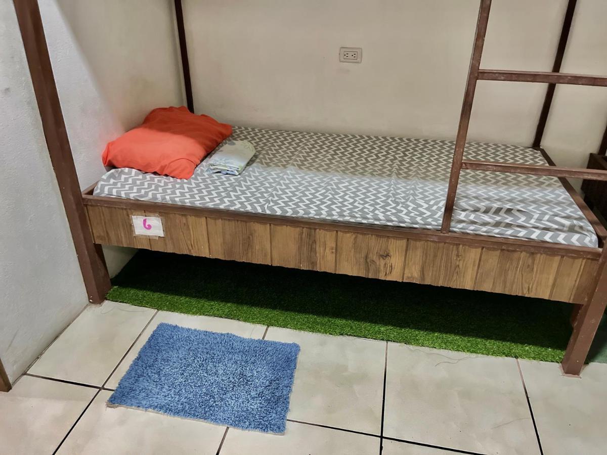 Cheap Hostel Quepos Eksteriør billede