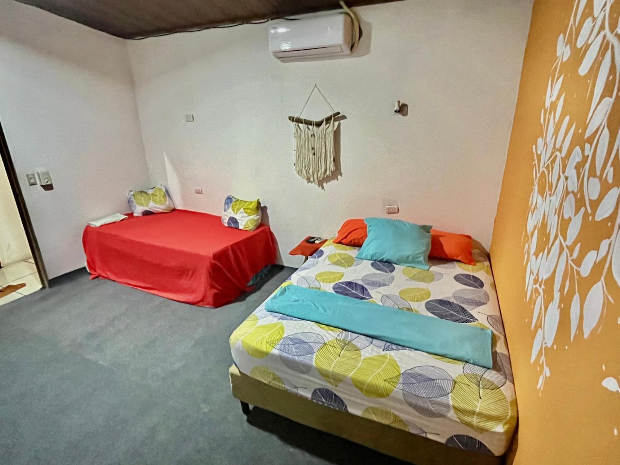 Cheap Hostel Quepos Eksteriør billede