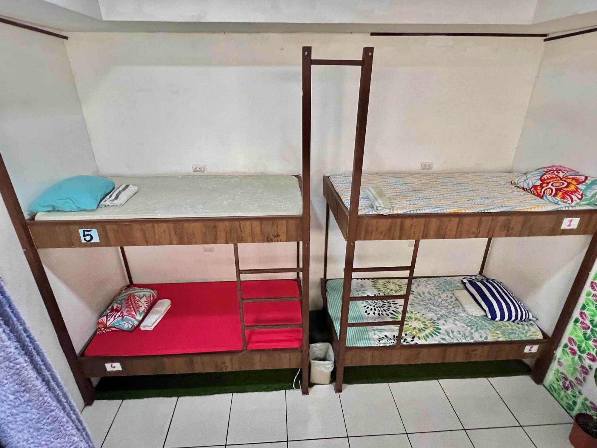 Cheap Hostel Quepos Eksteriør billede