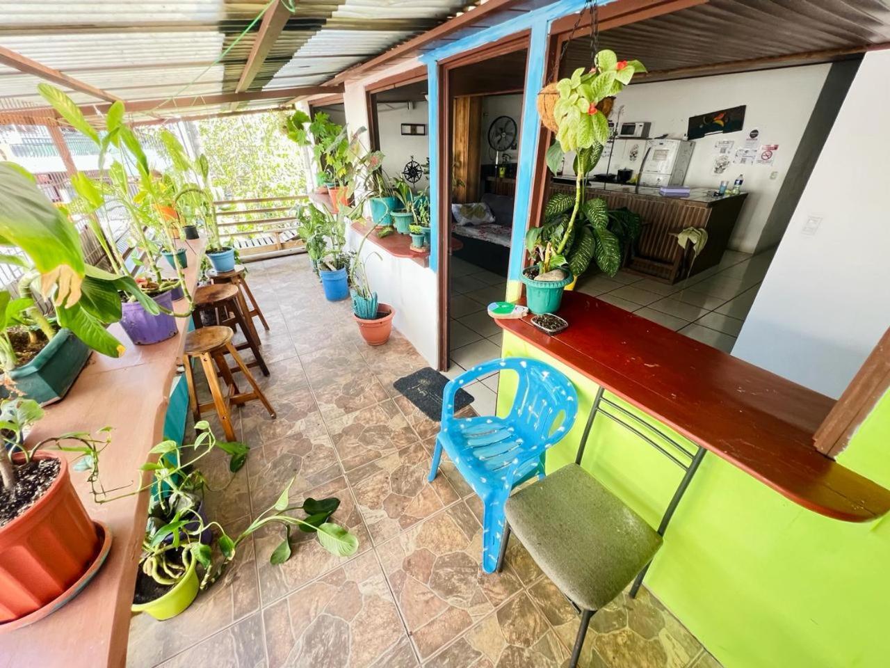 Cheap Hostel Quepos Eksteriør billede
