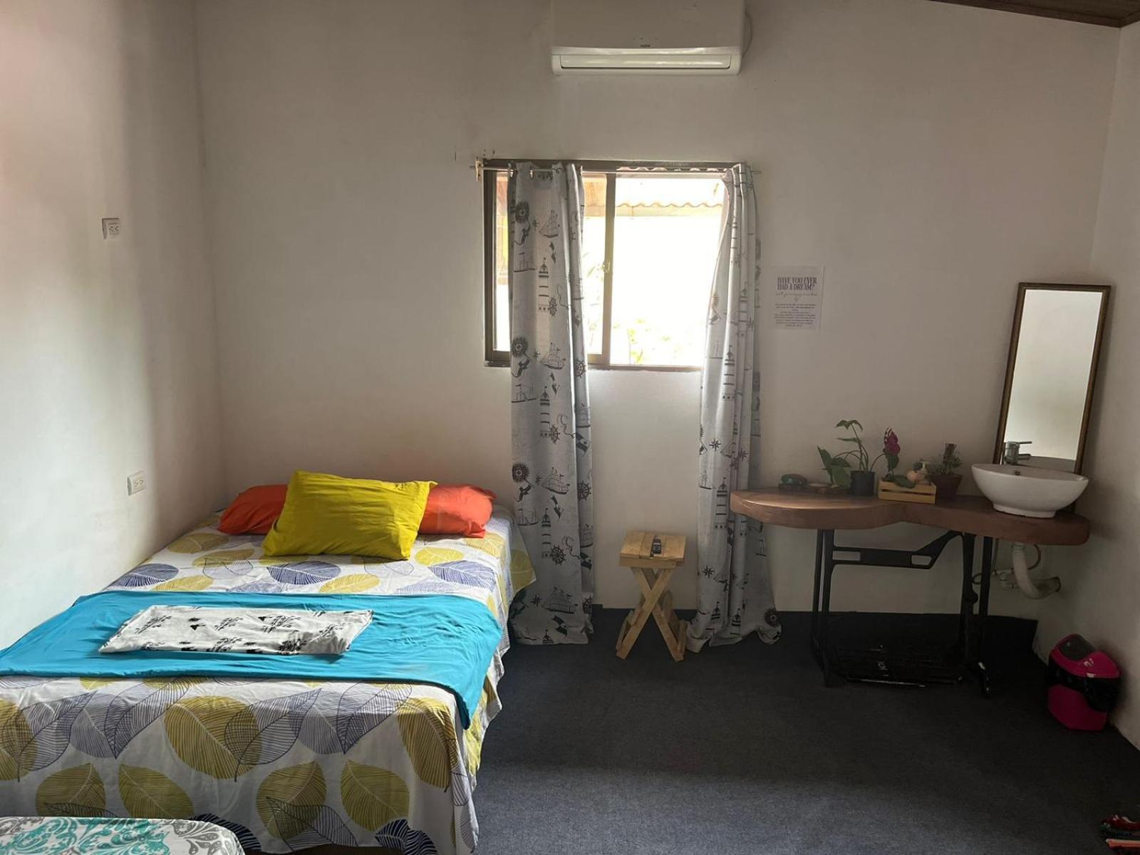 Cheap Hostel Quepos Eksteriør billede