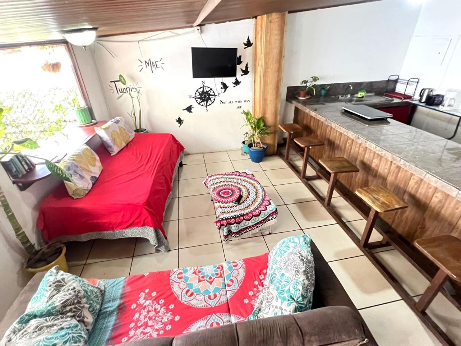 Cheap Hostel Quepos Eksteriør billede