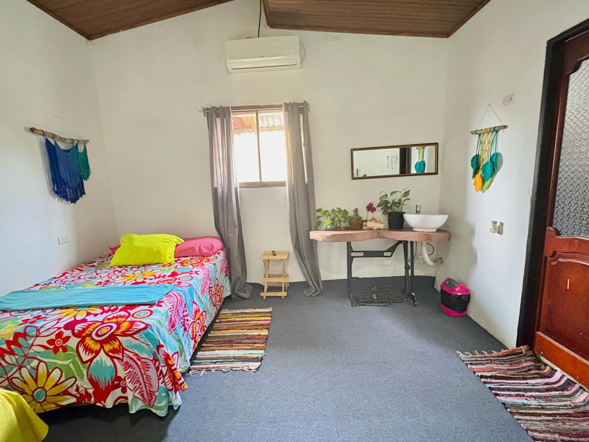 Cheap Hostel Quepos Eksteriør billede