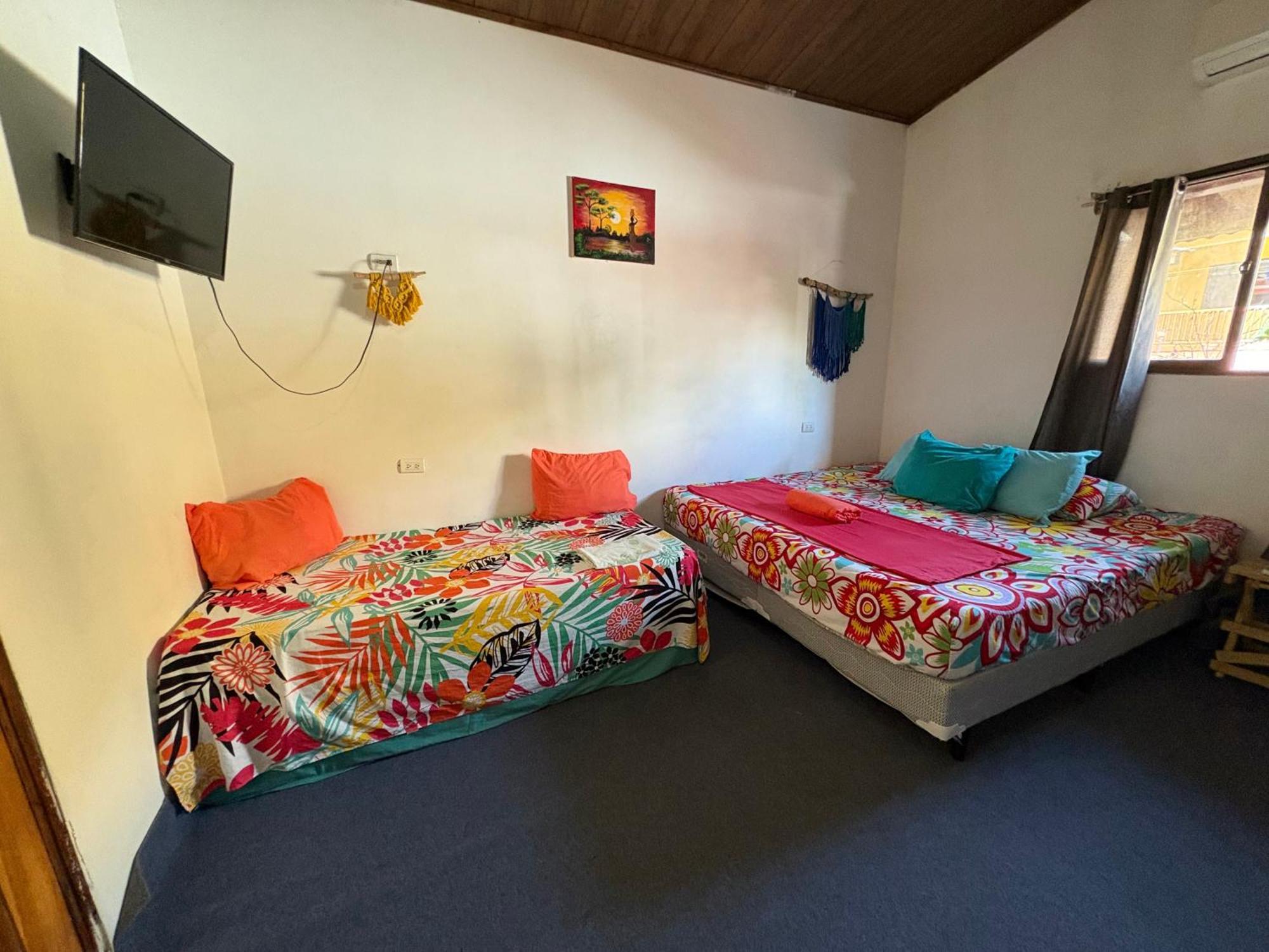 Cheap Hostel Quepos Eksteriør billede